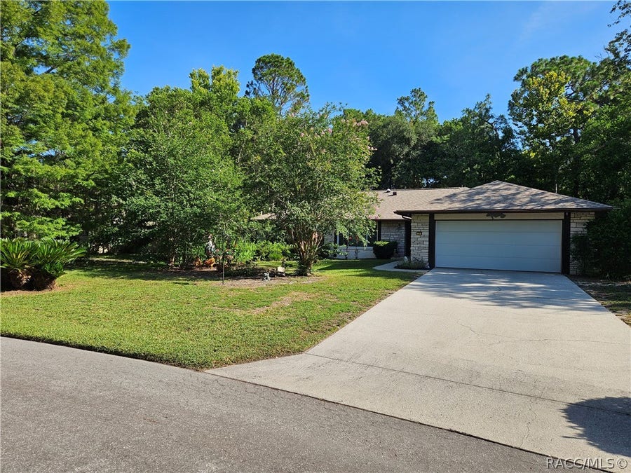 Property photo for 14 Sycamore Court E, Homosassa, FL