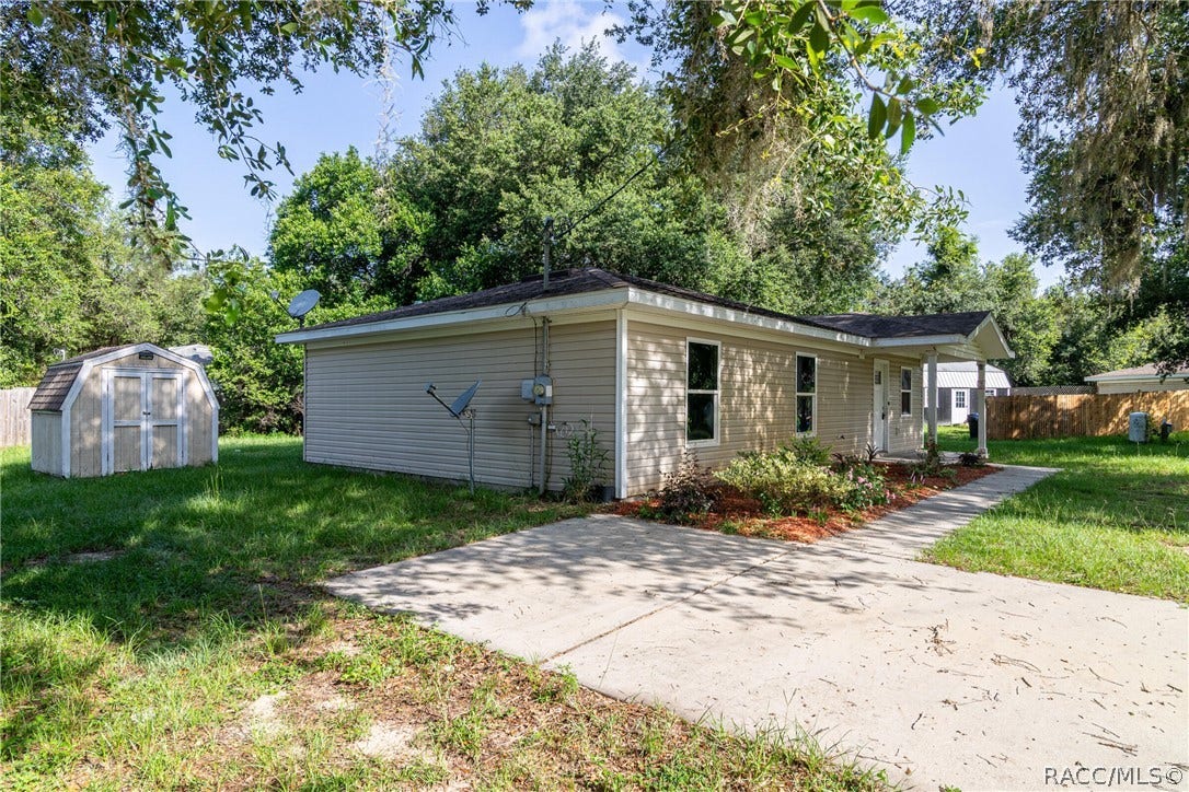 8734 N Reina Loop, Crystal River, FL 34428
