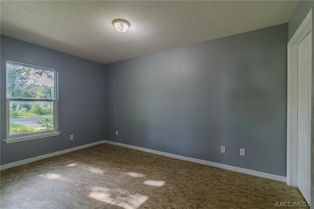 8734 N Reina Loop, Crystal River, FL 34428