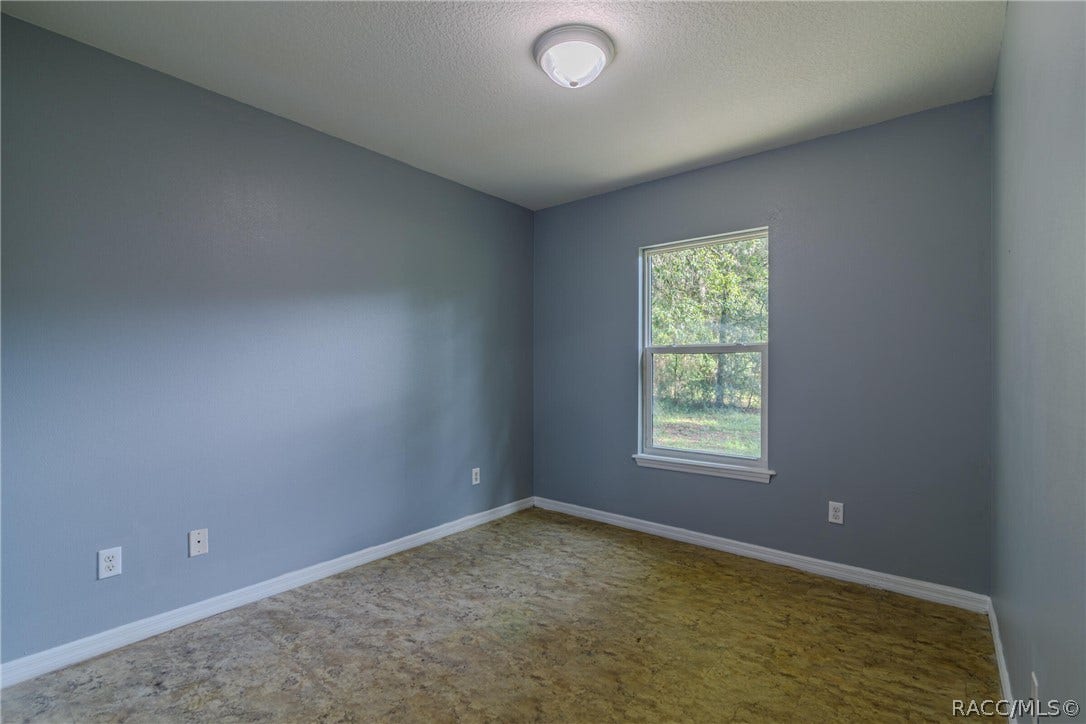 8734 N Reina Loop, Crystal River, FL 34428