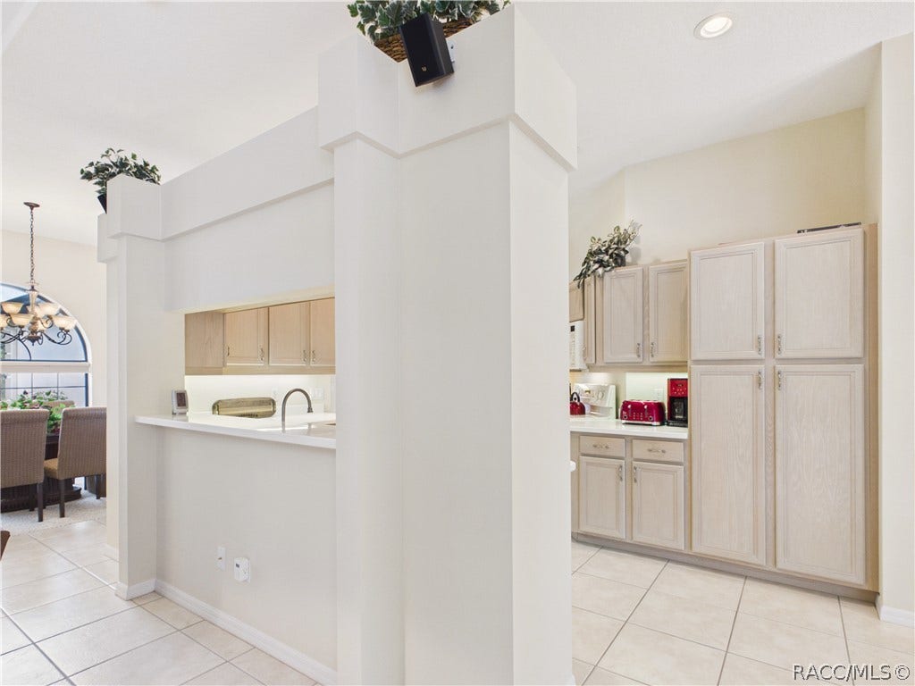 10 Rudbeckia Court, Homosassa, FL 34446 VIEW OF KITCHEN FROM THE GREAT ROOM