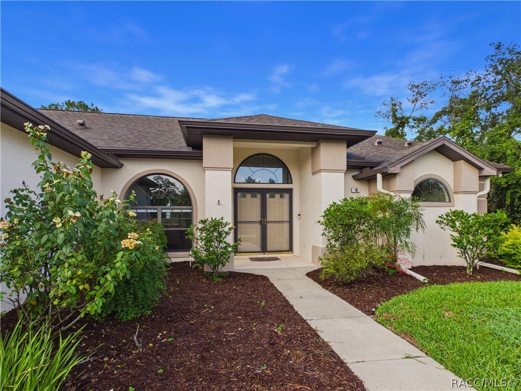 10 Rudbeckia Court, Homosassa, FL 34446 COVERED FRONT ENTRANCE