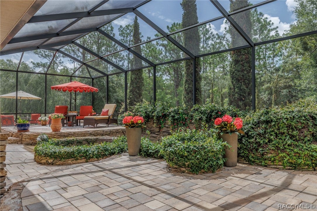 4750 W Mohawk Drive, Beverly Hills, FL 34465 Spacious lanai