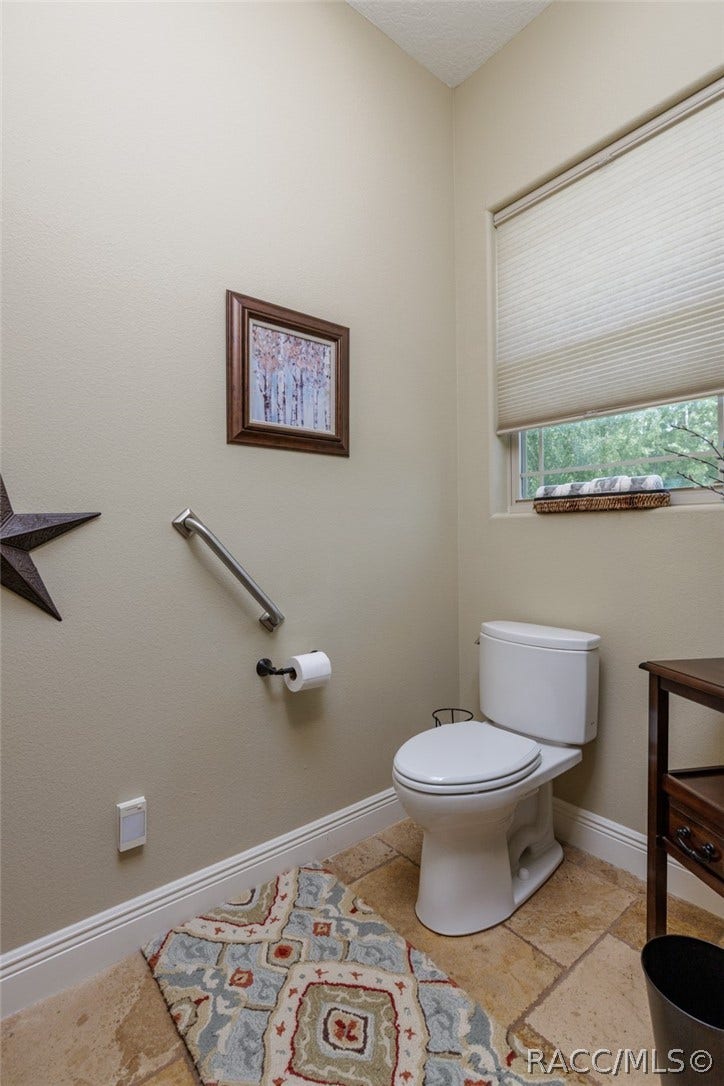 4750 W Mohawk Drive, Beverly Hills, FL 34465 private throne!