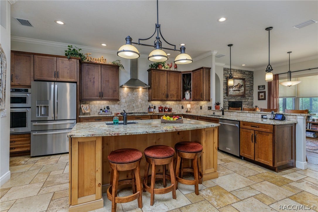 4750 W Mohawk Drive, Beverly Hills, FL 34465 Island with bar