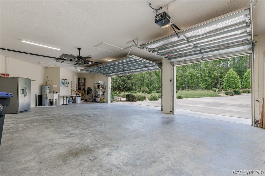 4750 W Mohawk Drive, Beverly Hills, FL 34465 3 car oversized garage
