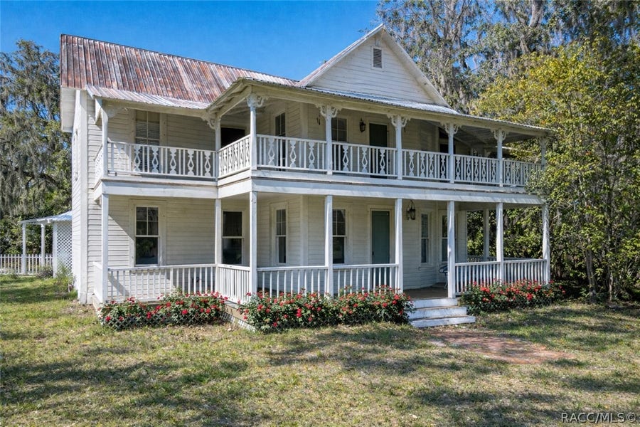 Property photo for 940 NE 4th Avenue, Crystal River, FL