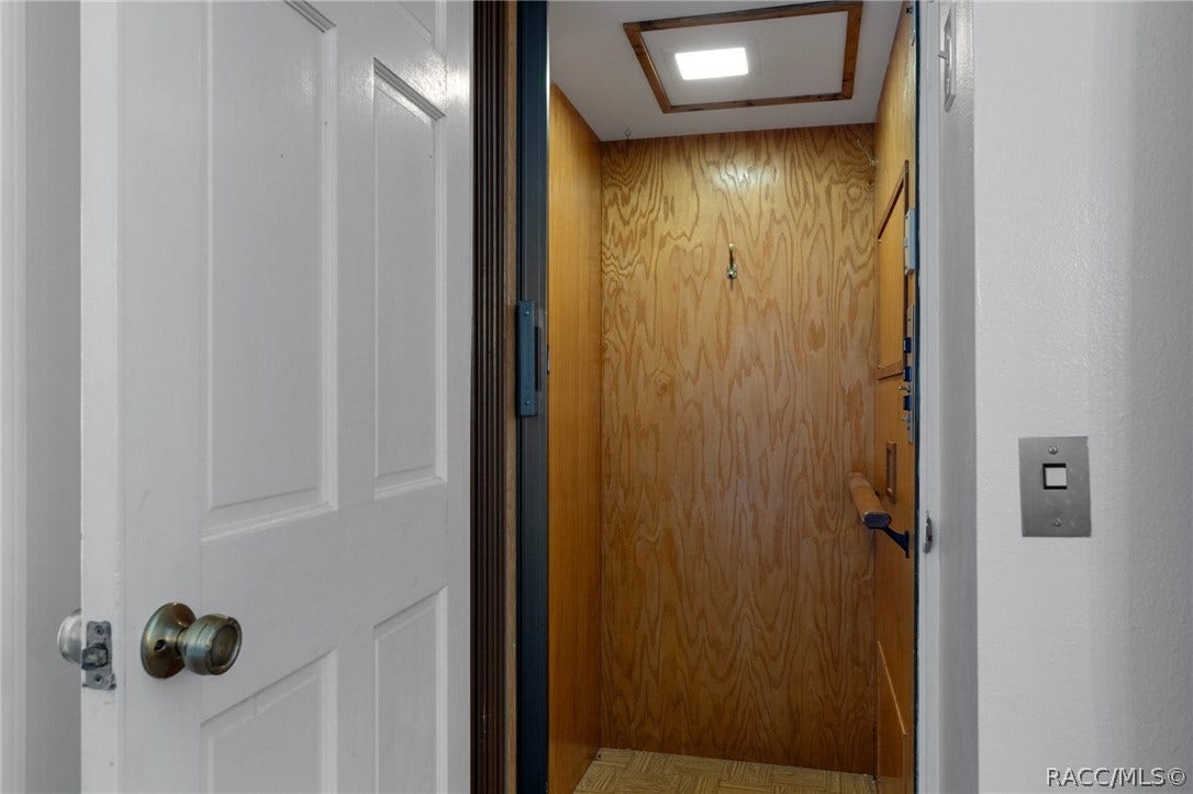 1035 N Appalachian Terrace, Crystal River, FL 34429 elevator