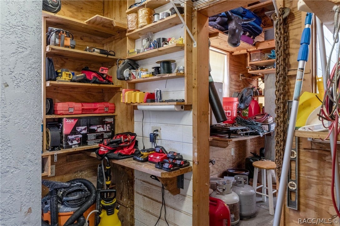 1035 N Appalachian Terrace, Crystal River, FL 34429 workshop