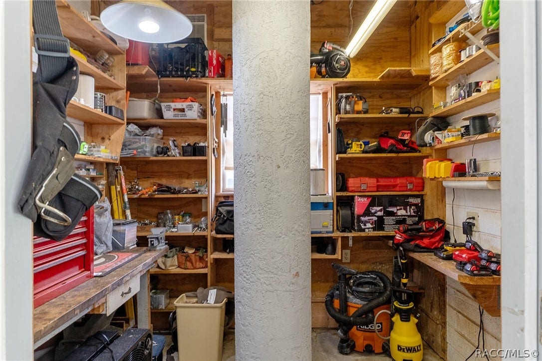 1035 N Appalachian Terrace, Crystal River, FL 34429 workshop