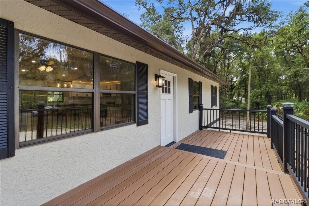 8601 N Maple Avenue, Crystal River, FL 34428 Level 2 - Entry