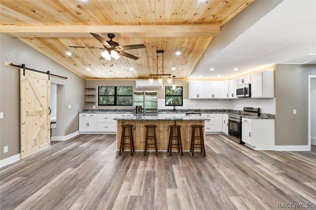 8601 N Maple Avenue, Crystal River, FL 34428 Level 2 - Main Living