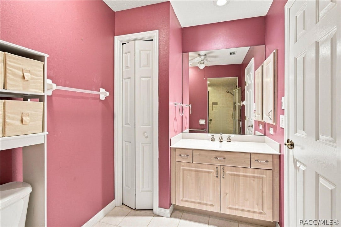 5928 N Oakmont Drive, Beverly Hills, FL 34465 en suite full bath