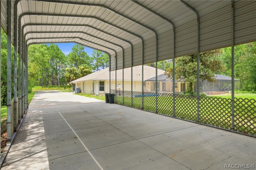5928 N Oakmont Drive, Beverly Hills, FL 34465 Rv parking