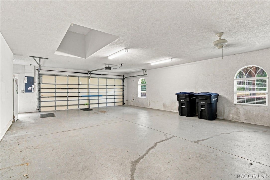 5928 N Oakmont Drive, Beverly Hills, FL 34465 5928 N Oakmont Drive, Beverly Hills, FL 34465