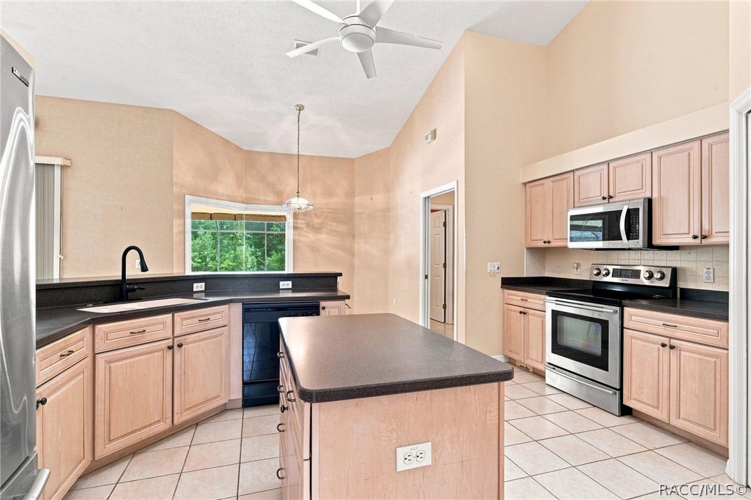 5928 N Oakmont Drive, Beverly Hills, FL 34465 5928 N Oakmont Drive, Beverly Hills, FL 34465