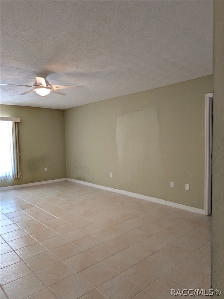 5928 N Oakmont Drive, Beverly Hills, FL 34465 3rd bedroom with en suite full bath