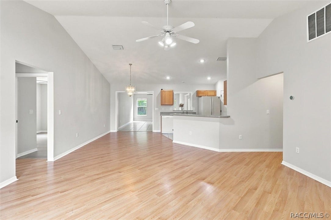4051 S Winding Oaks Drive, Homosassa, FL 34446 High Ceilings