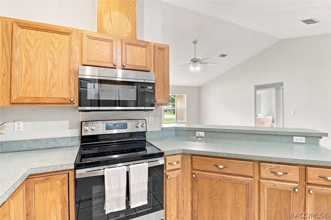 4051 S Winding Oaks Drive, Homosassa, FL 34446 Great storage