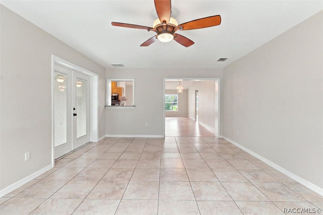 4051 S Winding Oaks Drive, Homosassa, FL 34446 Family Room