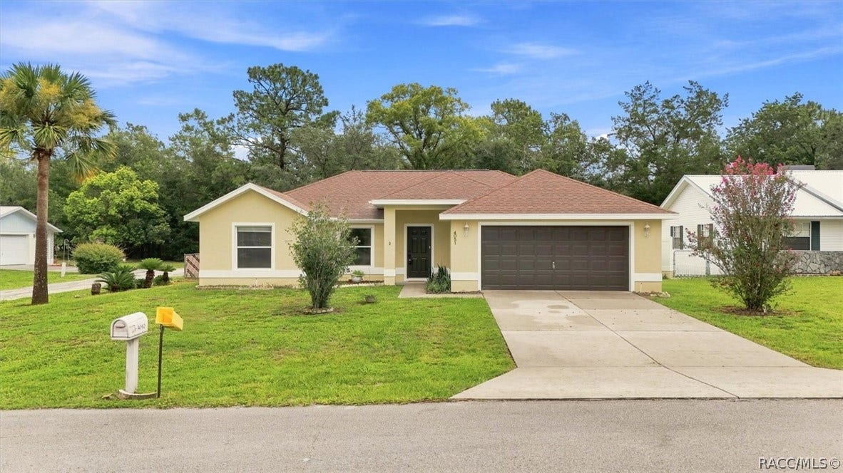 4051 S Winding Oaks Drive, Homosassa, FL 34446 Corner lot