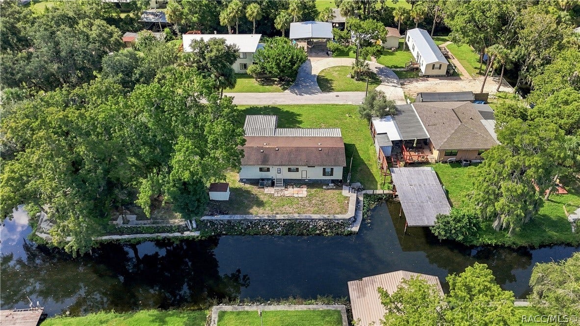 8449 W Dixie Court, Homosassa, FL 34448 8449 W Dixie Court, Homosassa, FL 34448