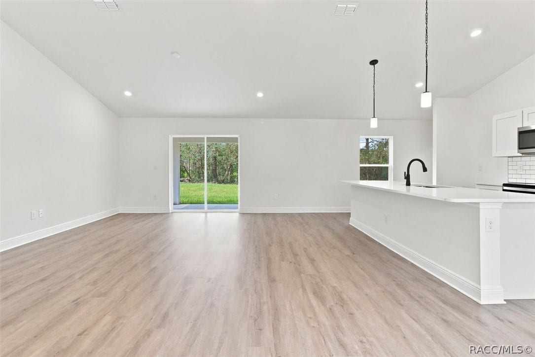 2975 W Linda Place, Dunnellon, FL 34433 2975 W Linda Place, Dunnellon, FL 34433