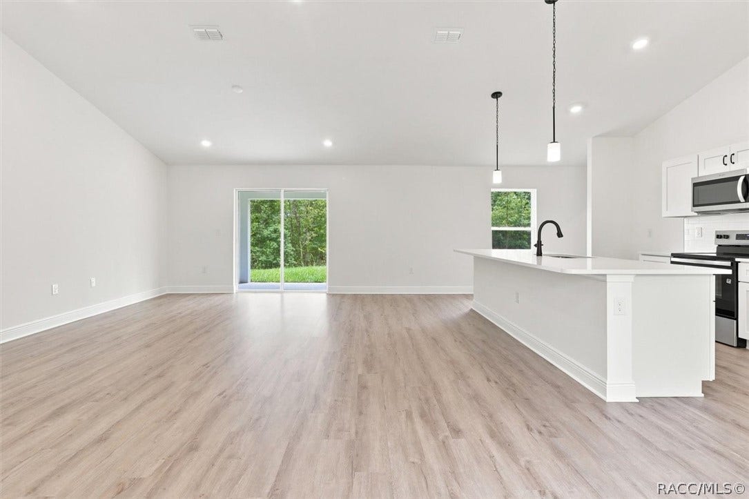 914 N Bennington Terrace, Inverness, FL 34453 914 N Bennington Terrace, Inverness, FL 34453