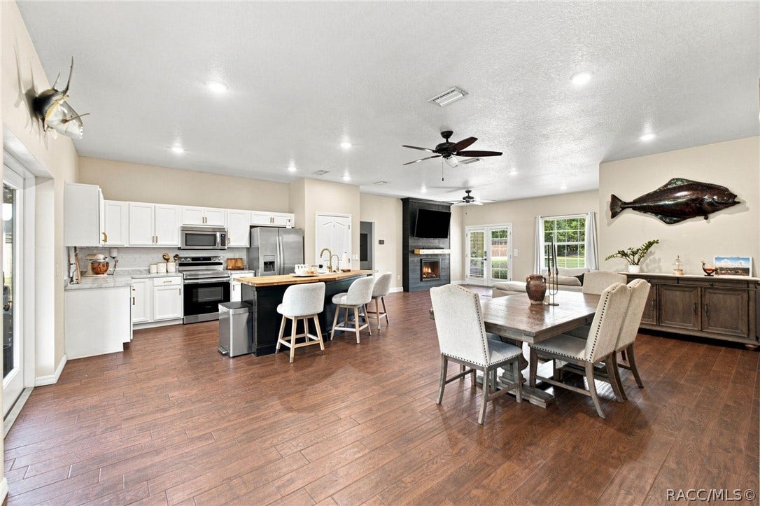 10574 N Sunflower Point, Crystal River, FL 34428 10574 N Sunflower Point, Crystal River, FL 34428