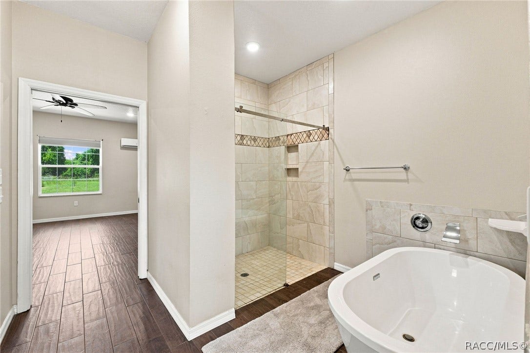 10574 N Sunflower Point, Crystal River, FL 34428 Master Bathroom