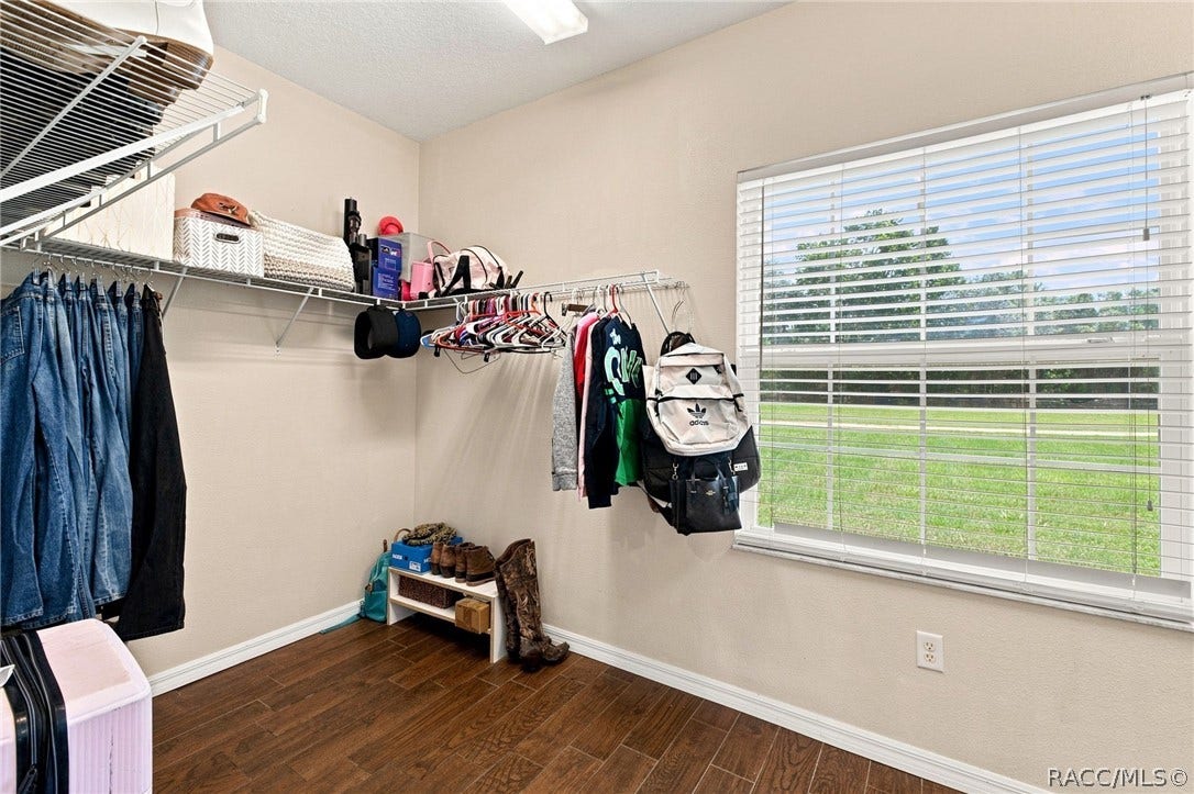 10574 N Sunflower Point, Crystal River, FL 34428 Master Closet
