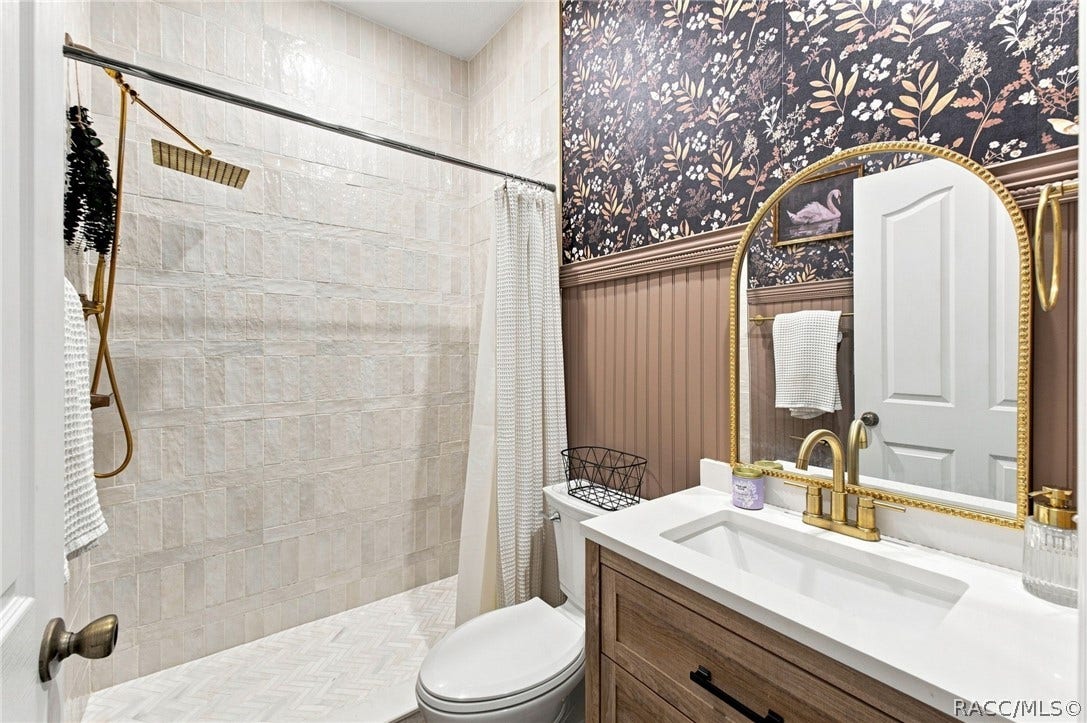 10574 N Sunflower Point, Crystal River, FL 34428 Guest Bathroom