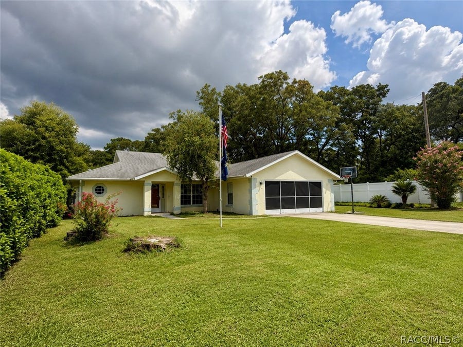 Property photo for 318 Daisy Lane, Inverness, FL