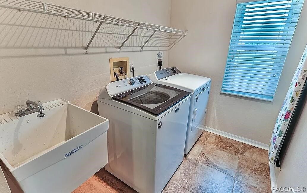 5904 W Meadowpark Lane, Crystal River, FL 34429 5904 W Meadowpark Lane, Crystal River, FL 34429