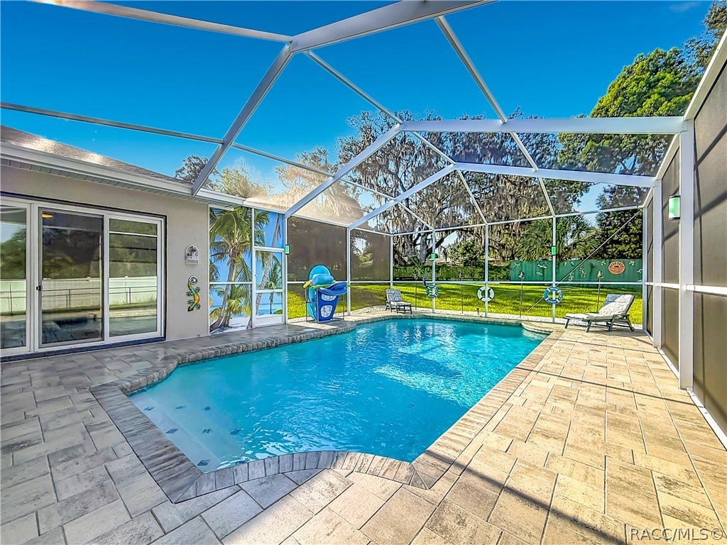5904 W Meadowpark Lane, Crystal River, FL 34429 5904 W Meadowpark Lane, Crystal River, FL 34429