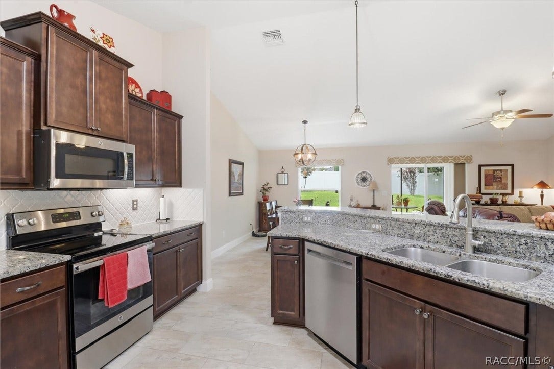 567 W Runyon Loop, Beverly Hills, FL 34465 567 W Runyon Loop, Beverly Hills, FL 34465