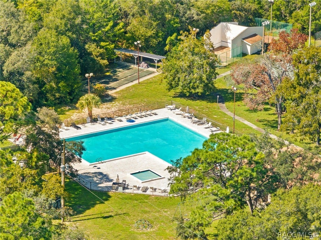 2 Gerbera Court, Homosassa, FL 34446 Optional Membership through Oak Village