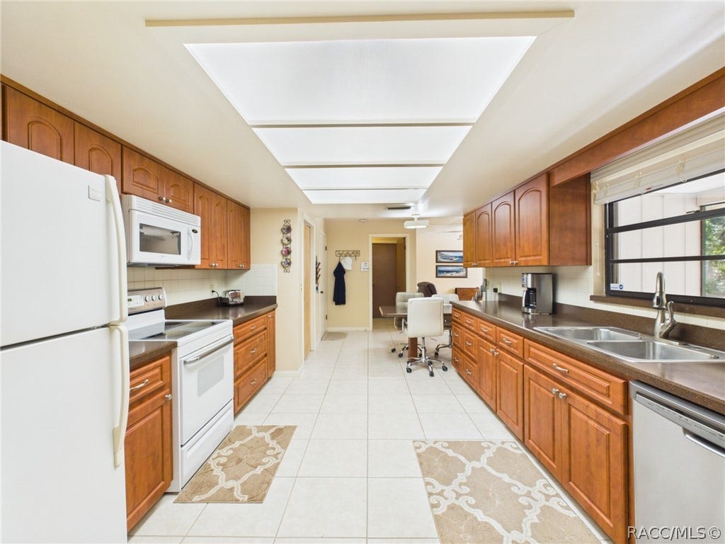 814 N Dunkenfield Avenue, Crystal River, FL 34429 814 N Dunkenfield Avenue, Crystal River, FL 34429