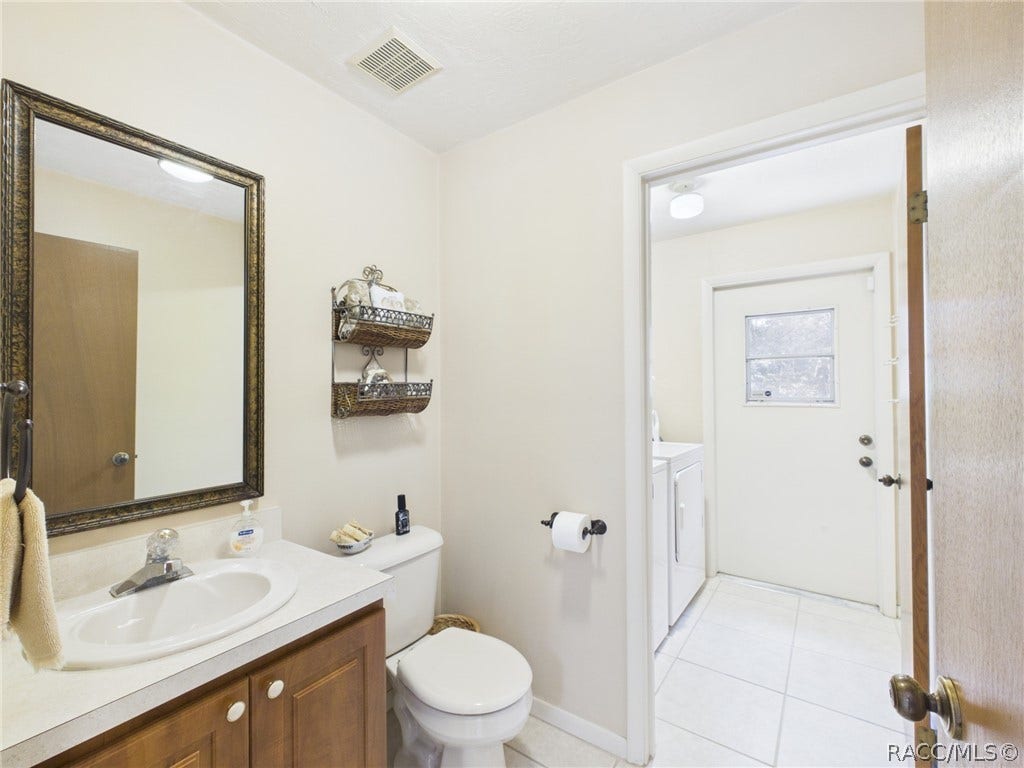814 N Dunkenfield Avenue, Crystal River, FL 34429 814 N Dunkenfield Avenue, Crystal River, FL 34429