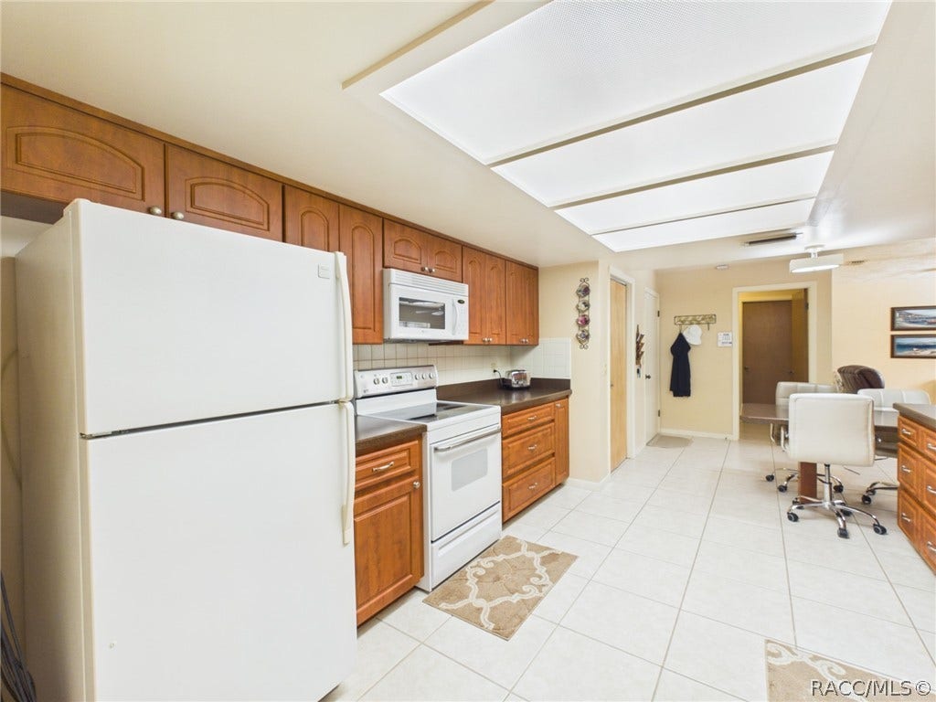 814 N Dunkenfield Avenue, Crystal River, FL 34429 814 N Dunkenfield Avenue, Crystal River, FL 34429