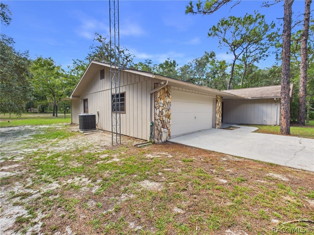 814 N Dunkenfield Avenue, Crystal River, FL 34429 814 N Dunkenfield Avenue, Crystal River, FL 34429