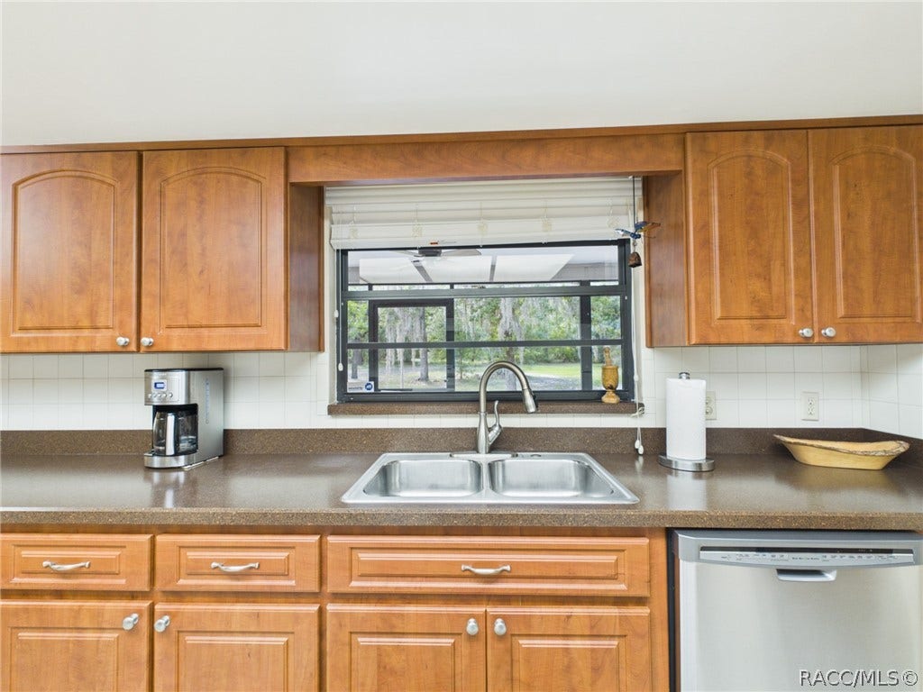 814 N Dunkenfield Avenue, Crystal River, FL 34429 814 N Dunkenfield Avenue, Crystal River, FL 34429