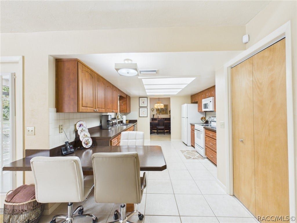 814 N Dunkenfield Avenue, Crystal River, FL 34429 814 N Dunkenfield Avenue, Crystal River, FL 34429