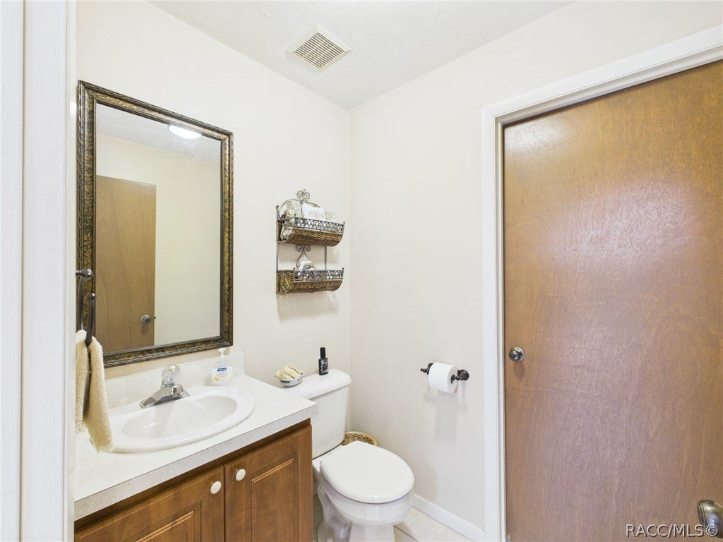 814 N Dunkenfield Avenue, Crystal River, FL 34429 814 N Dunkenfield Avenue, Crystal River, FL 34429