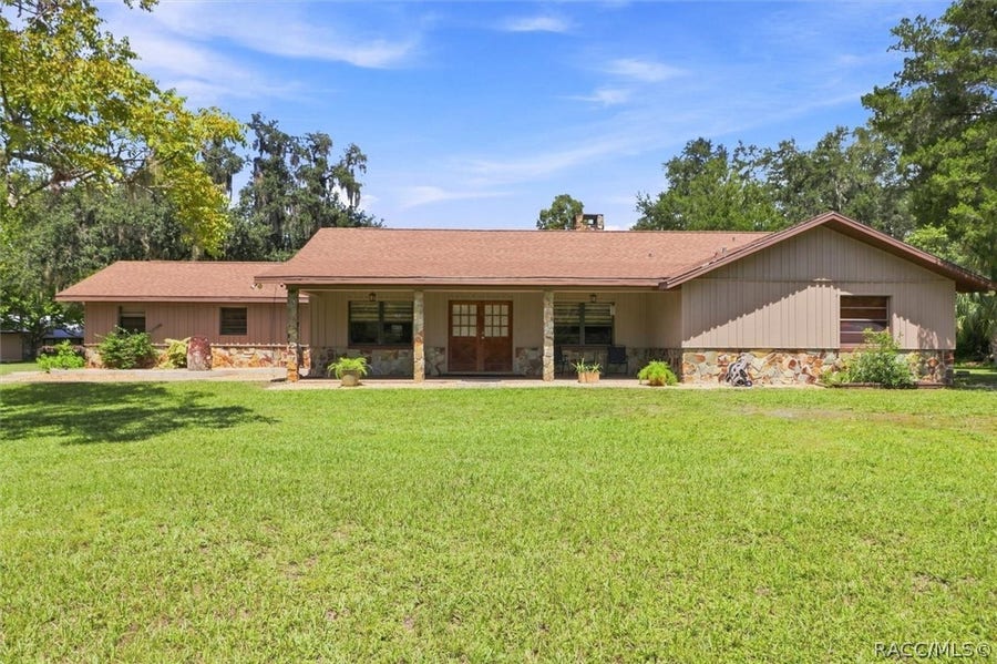 Property photo for 10265 W Springtree Lane, Crystal River, FL