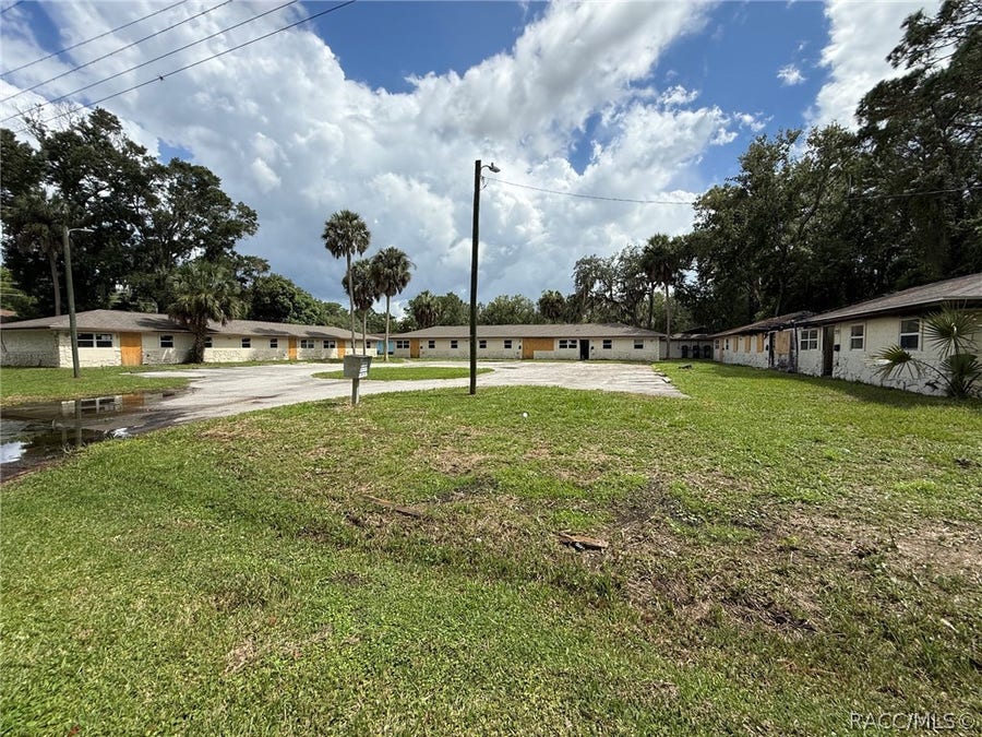 Property photo for 750 NE 10th Street, Crystal River, FL