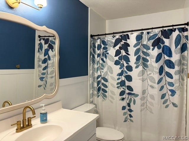 2030 NW 15th Avenue, Crystal River, FL 34428 Guest Bathroom