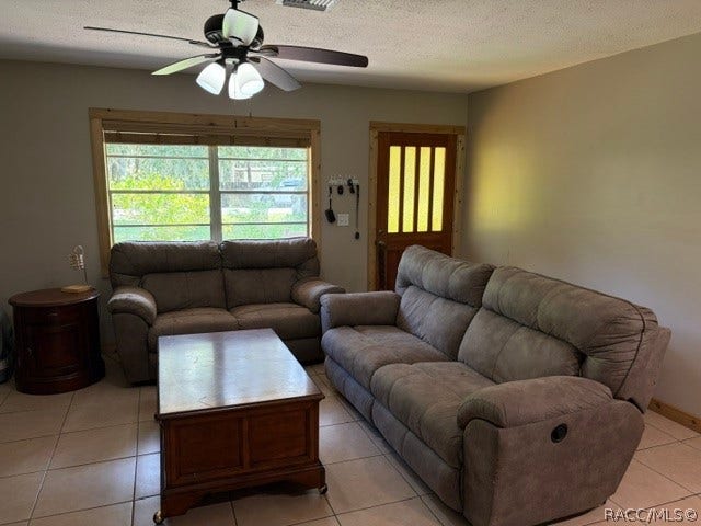 2030 NW 15th Avenue, Crystal River, FL 34428 Living Room