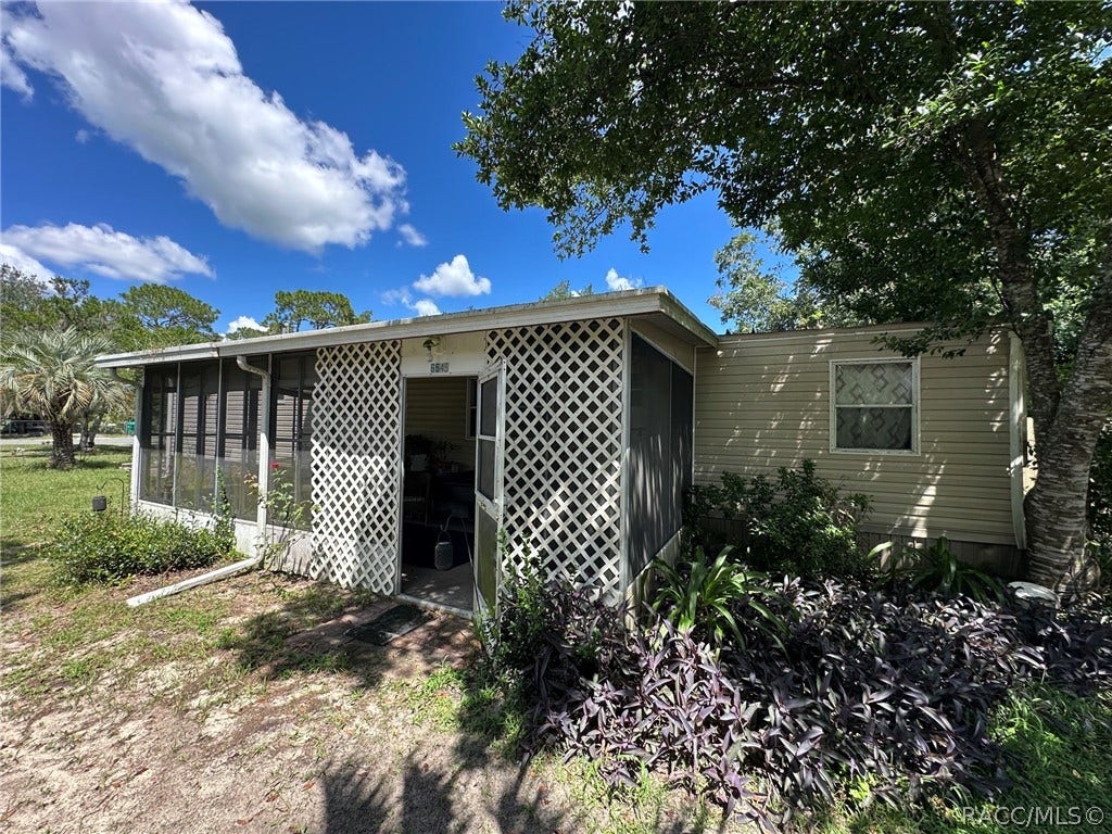 6545 S Gross Avenue, Homosassa, FL 34446 Front porch