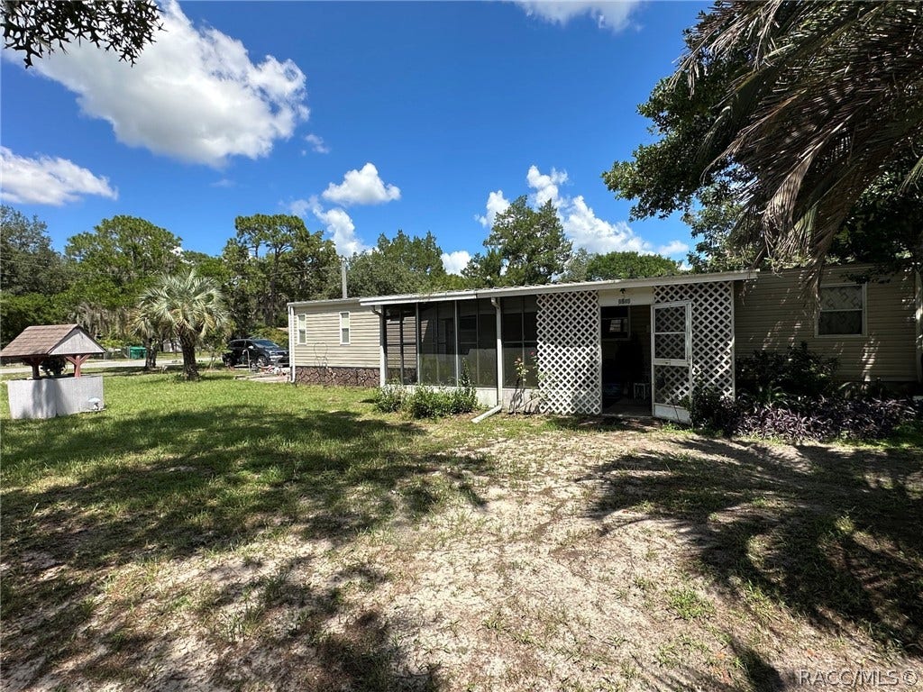 6545 S Gross Avenue, Homosassa, FL 34446 Front yard right side